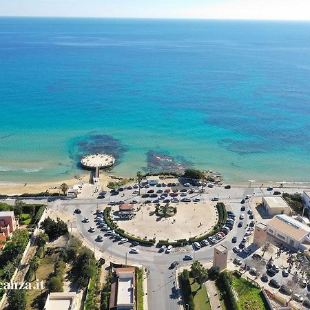 אבולה Villa Laura Charme Apartments מראה חיצוני תמונה