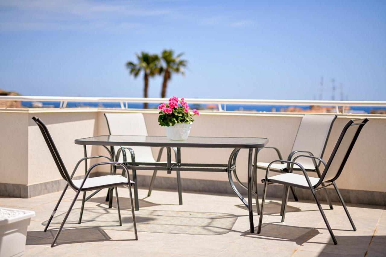 אבולה Villa Laura Charme Apartments מראה חיצוני תמונה