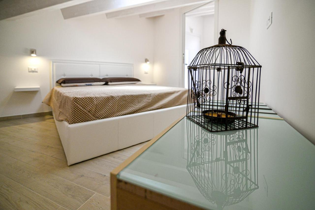 אבולה Villa Laura Charme Apartments מראה חיצוני תמונה