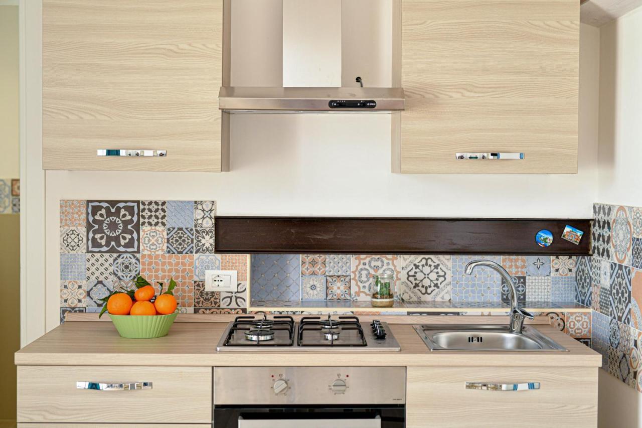 אבולה Villa Laura Charme Apartments מראה חיצוני תמונה