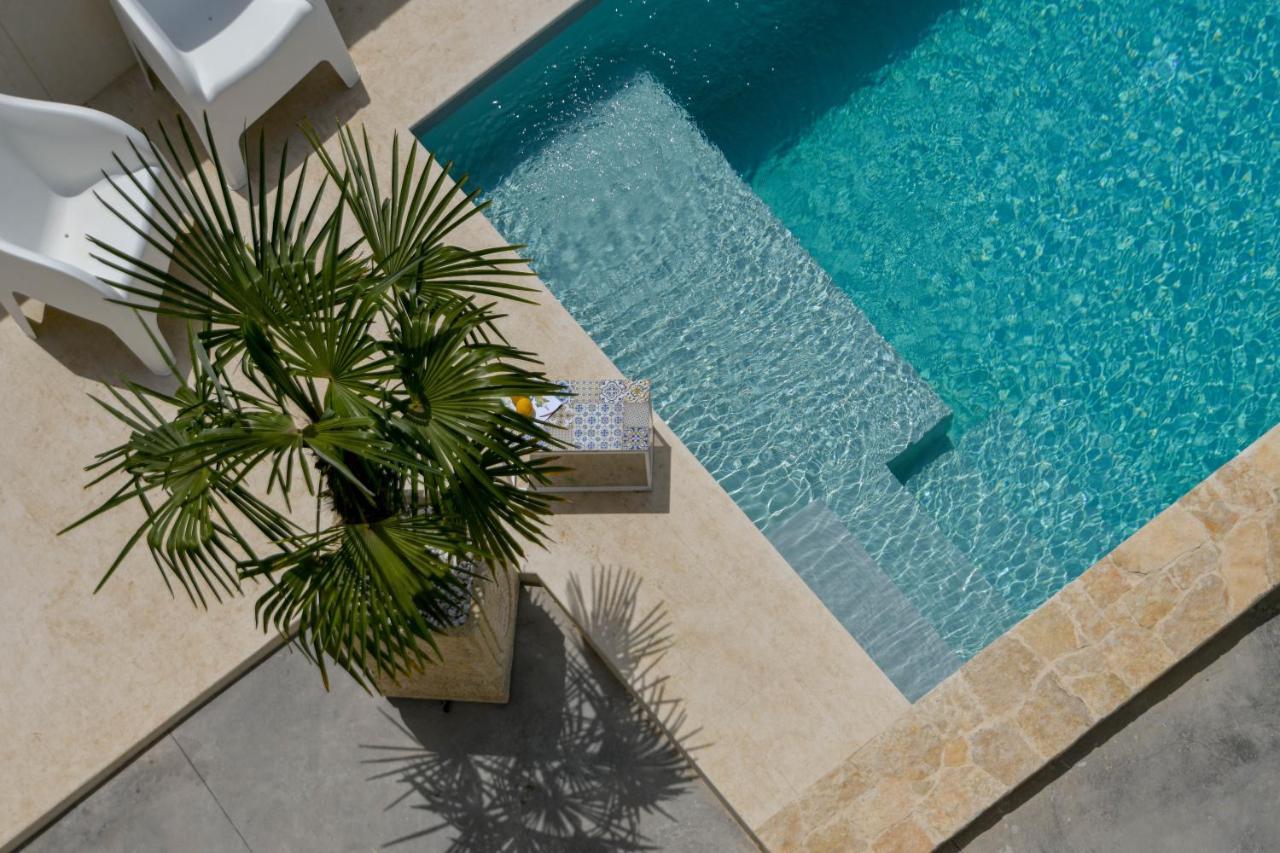 אבולה Villa Laura Charme Apartments מראה חיצוני תמונה