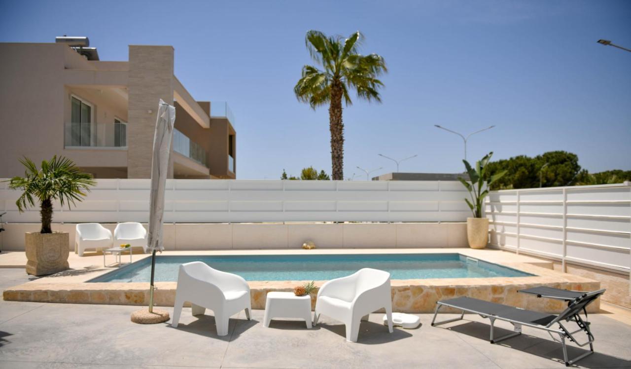 אבולה Villa Laura Charme Apartments מראה חיצוני תמונה