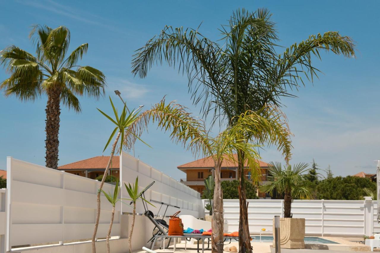 אבולה Villa Laura Charme Apartments מראה חיצוני תמונה