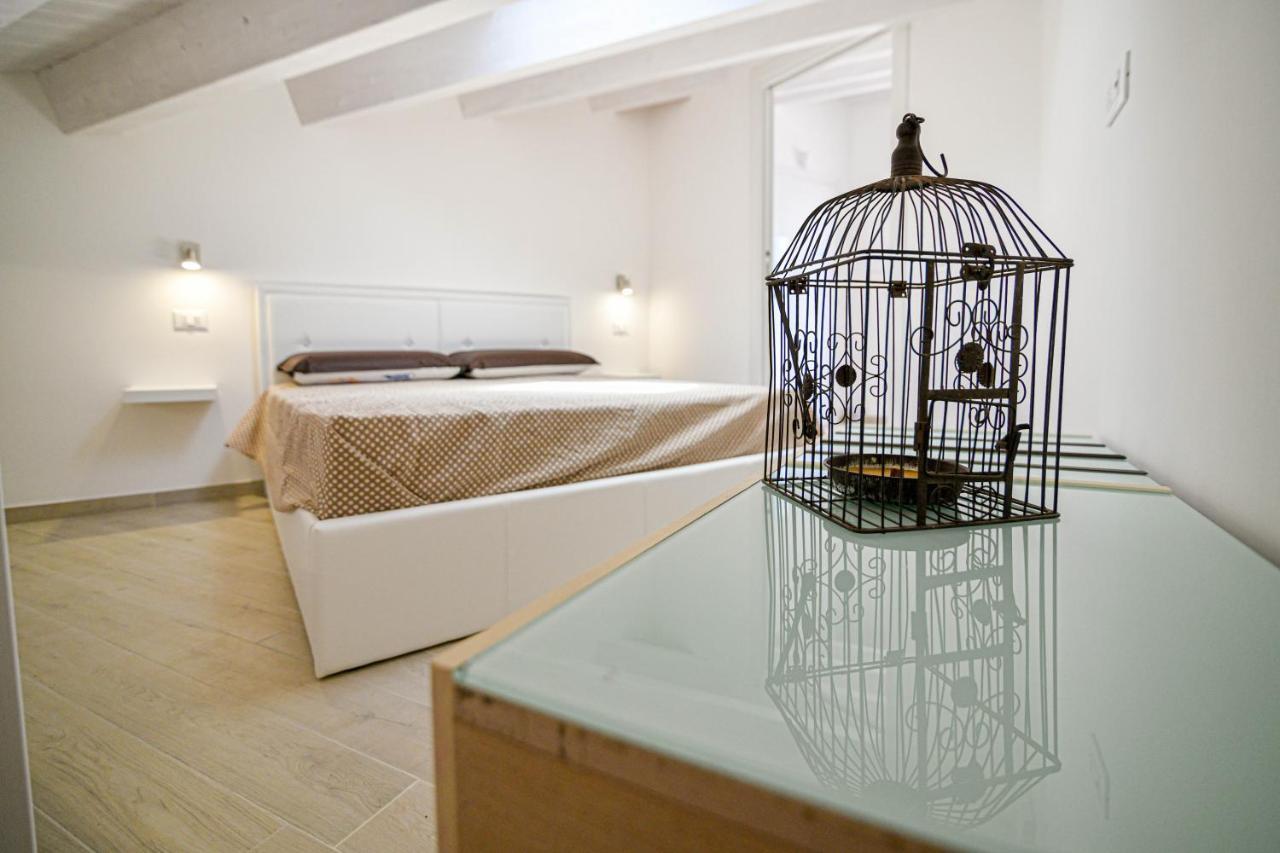 אבולה Villa Laura Charme Apartments מראה חיצוני תמונה