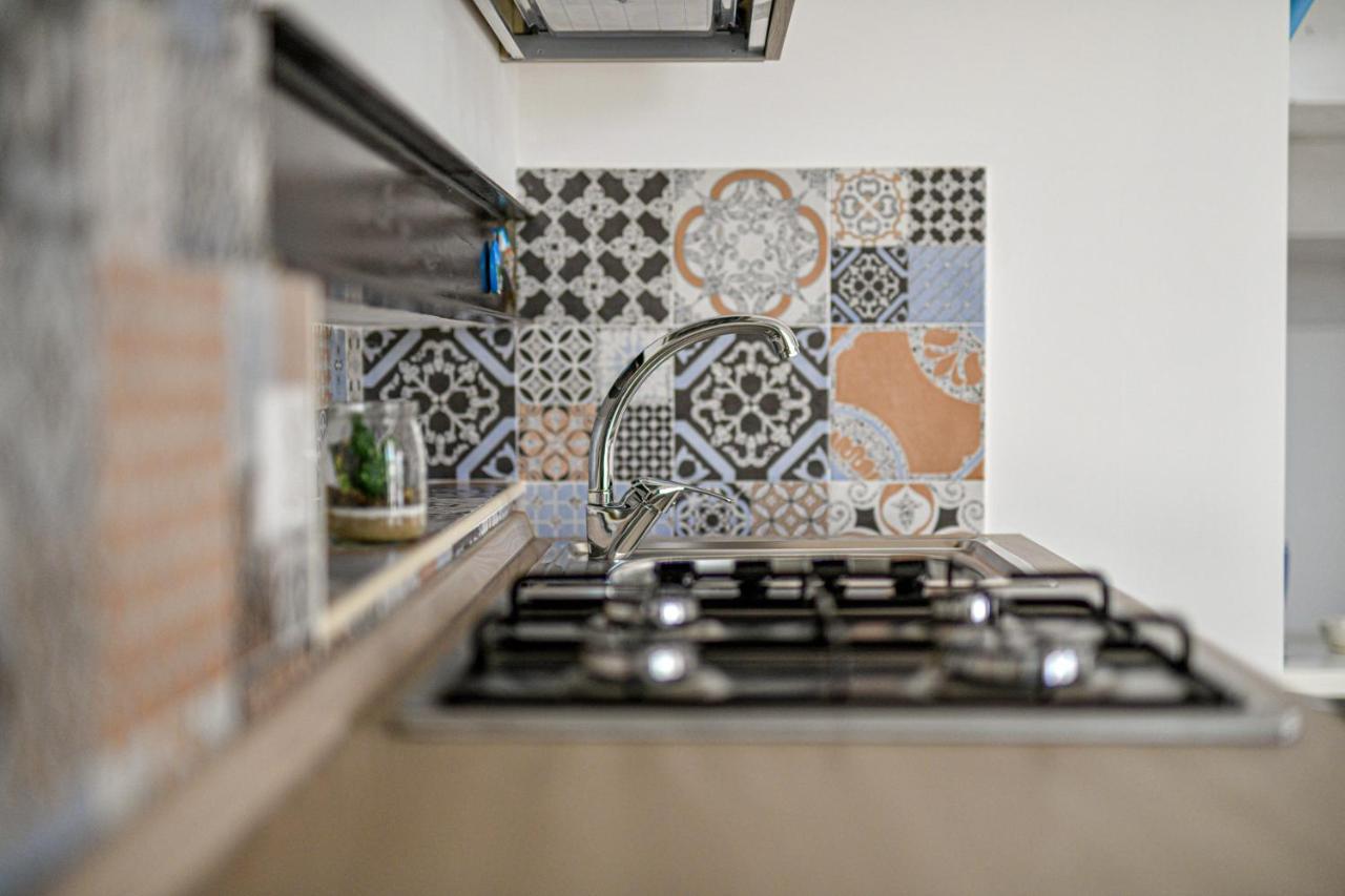 אבולה Villa Laura Charme Apartments מראה חיצוני תמונה