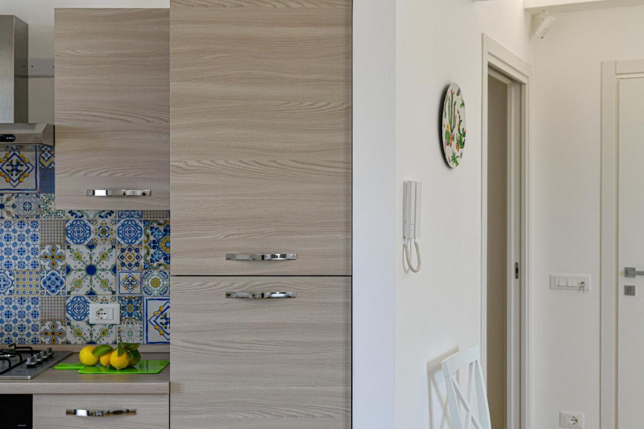 אבולה Villa Laura Charme Apartments מראה חיצוני תמונה