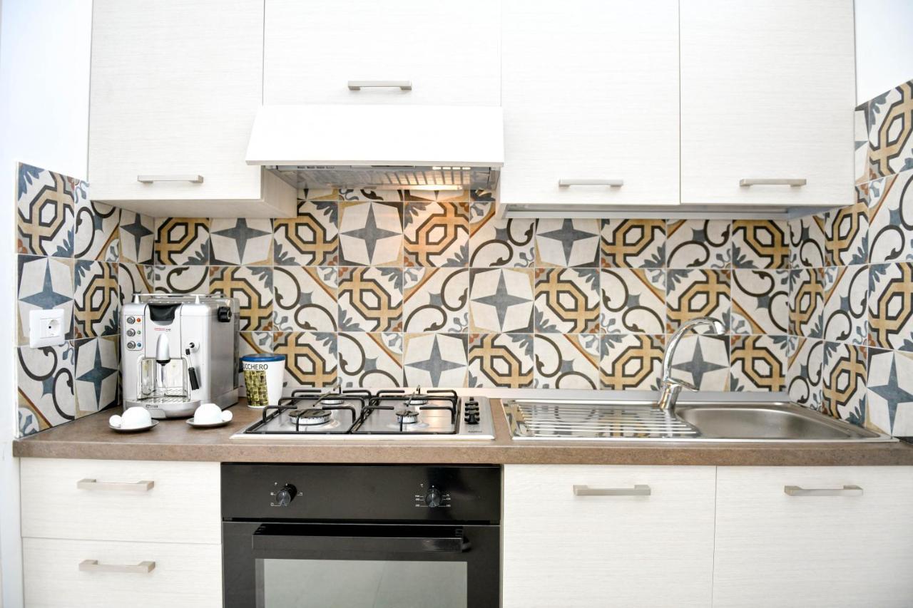 אבולה Villa Laura Charme Apartments מראה חיצוני תמונה