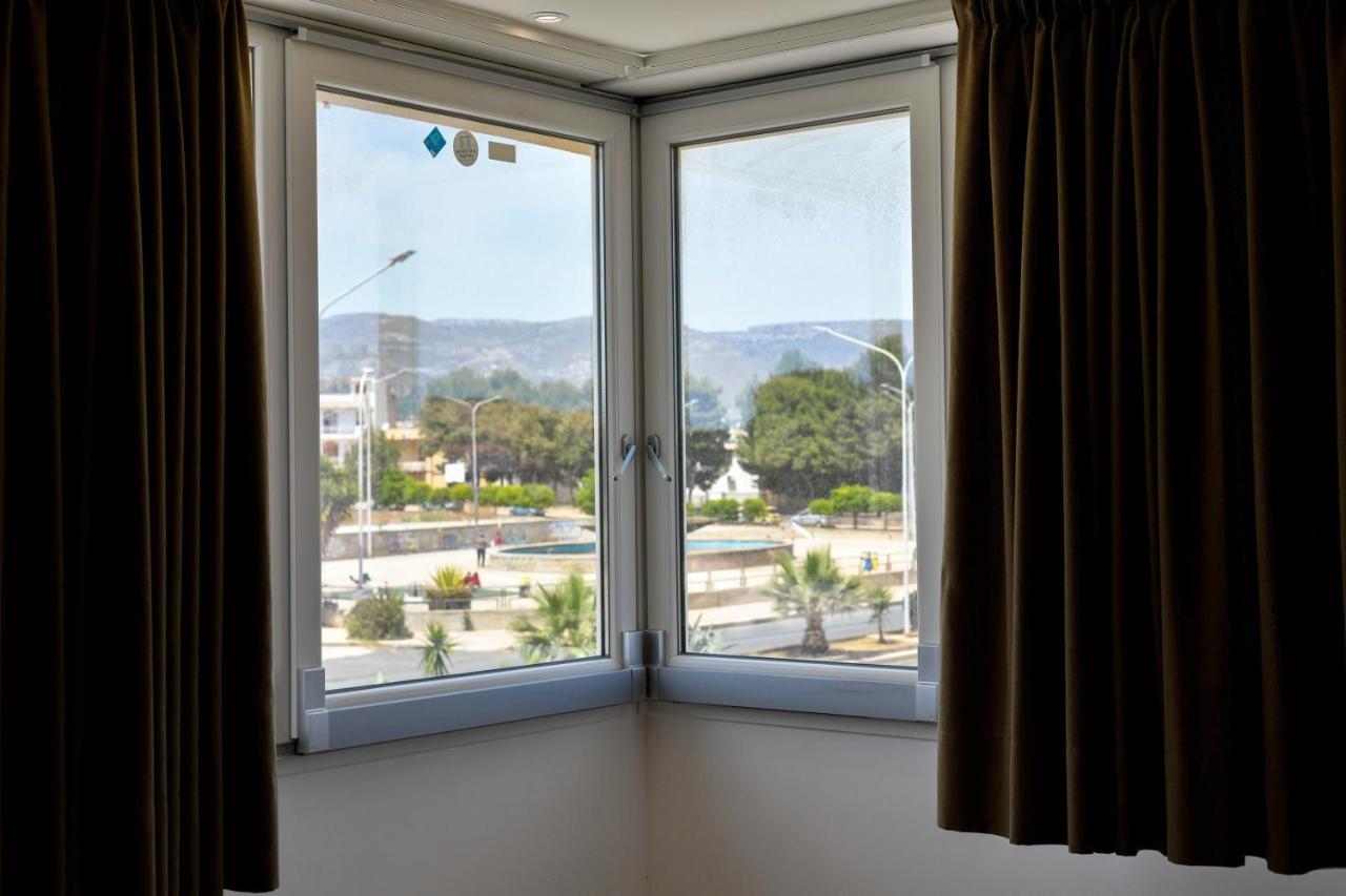 אבולה Villa Laura Charme Apartments מראה חיצוני תמונה