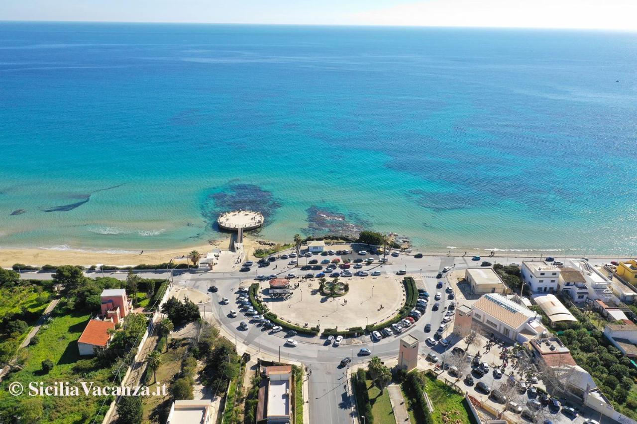 אבולה Villa Laura Charme Apartments מראה חיצוני תמונה
