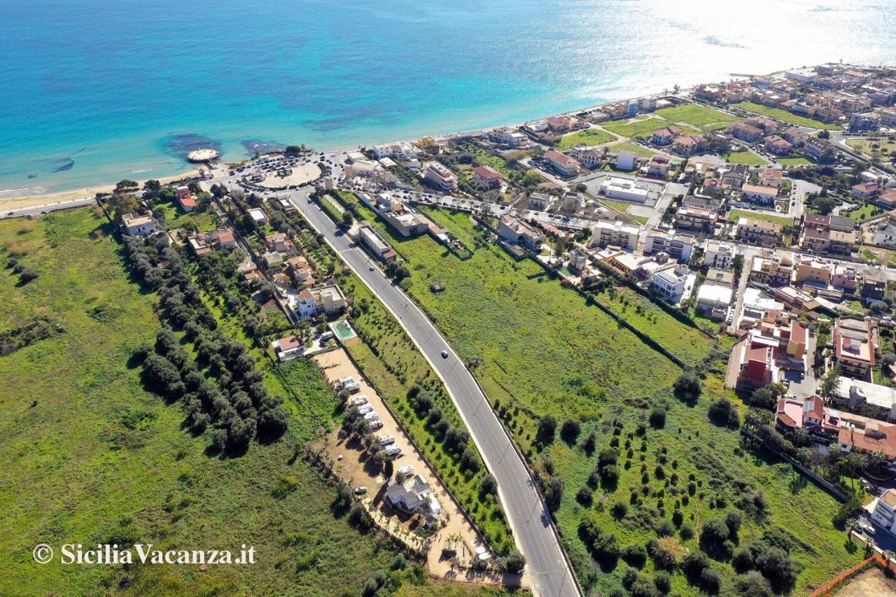 אבולה Villa Laura Charme Apartments מראה חיצוני תמונה