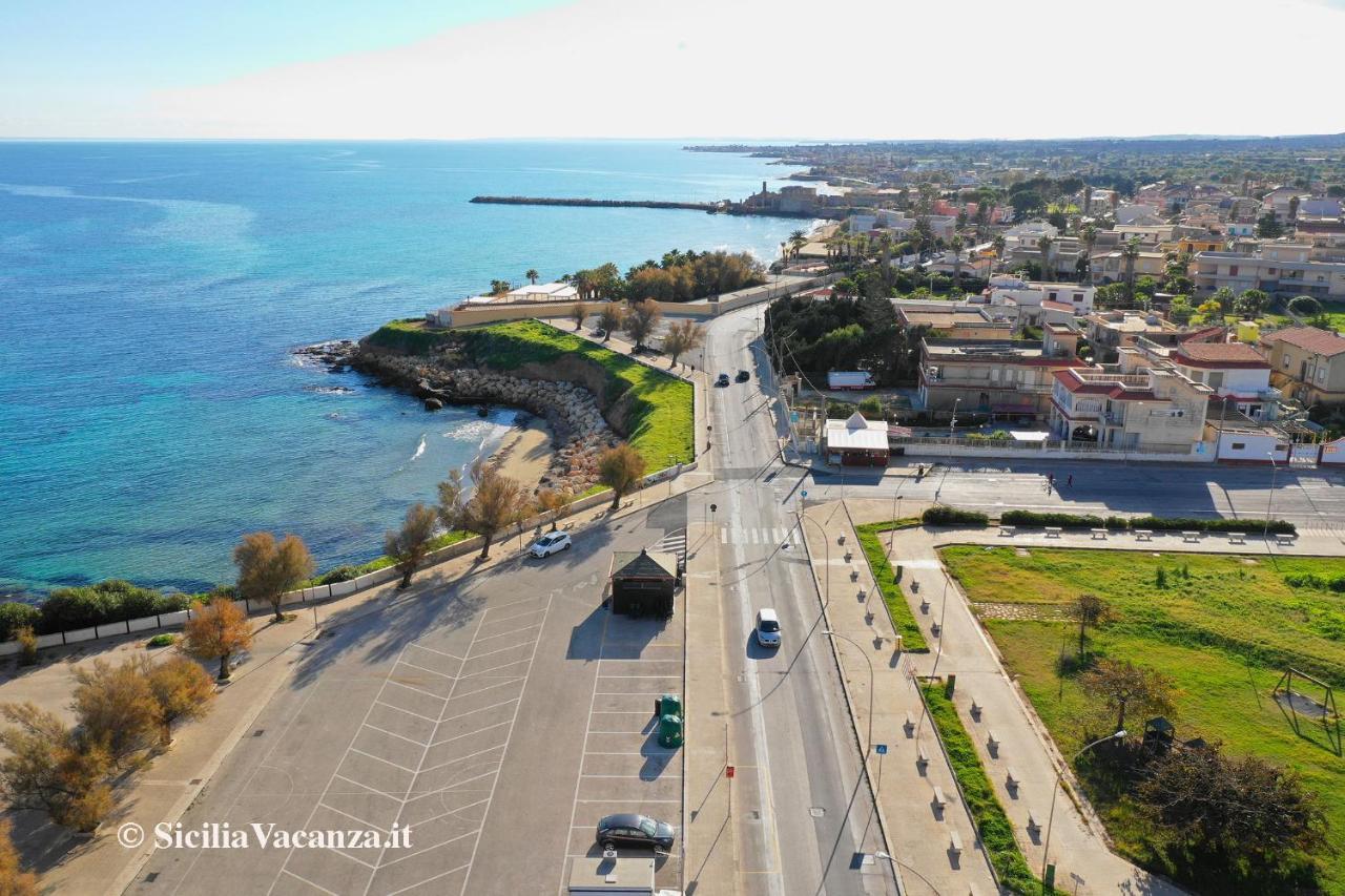 אבולה Villa Laura Charme Apartments מראה חיצוני תמונה